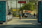 F4273083